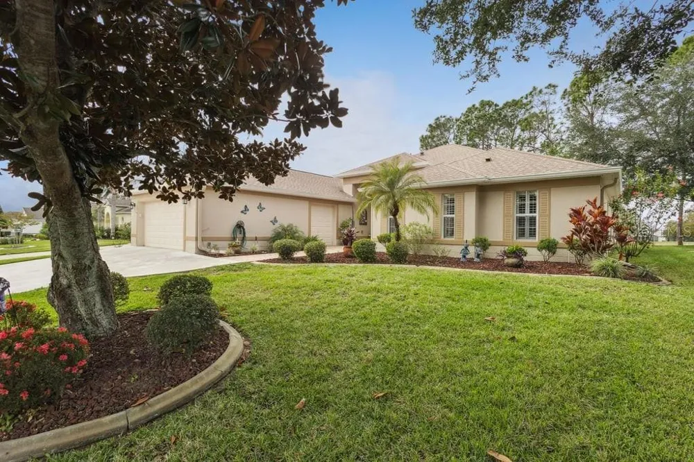 24215 BELLE MEDE DRIVE Leesburg, FL 34748