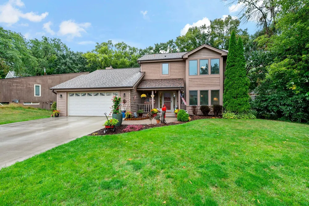 112112 Haering Lane Chaska, MN 55318