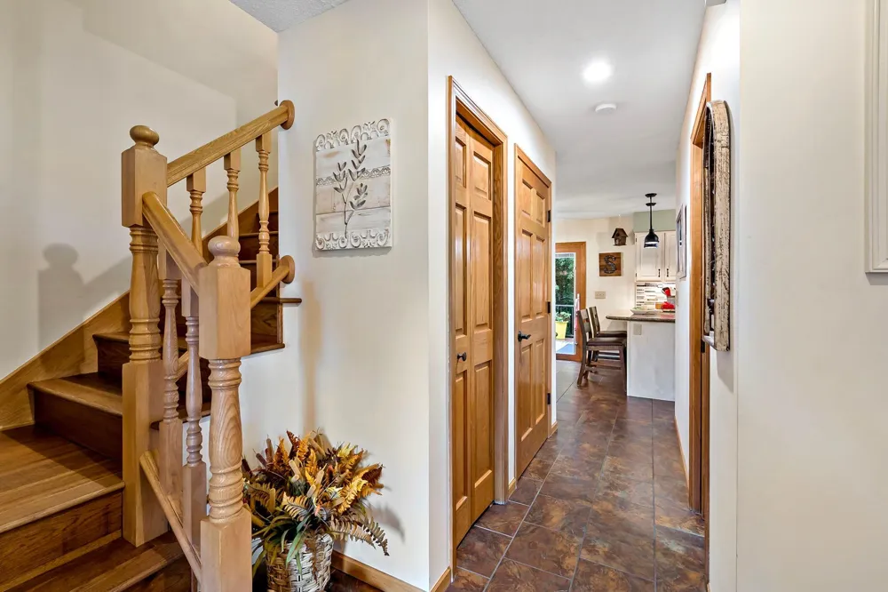 112112 Haering Lane Chaska, MN 55318