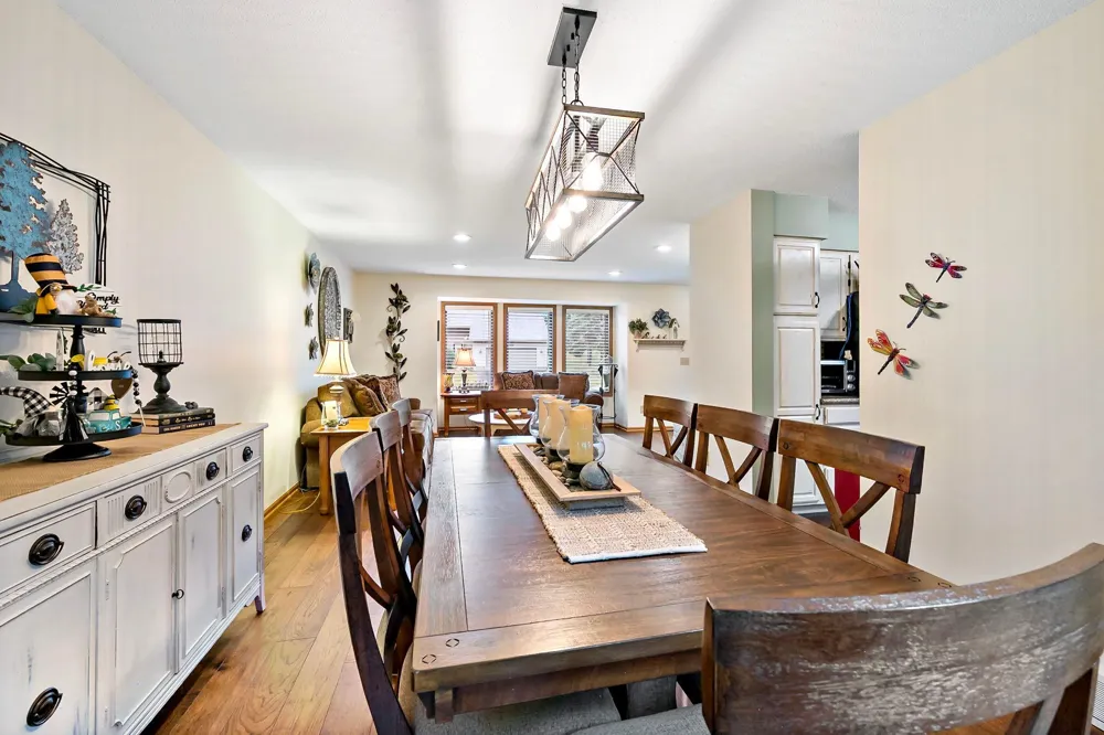 112112 Haering Lane Chaska, MN 55318