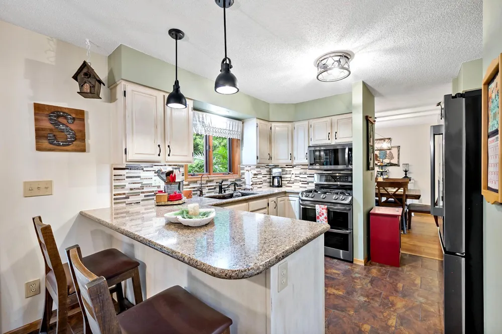 112112 Haering Lane Chaska, MN 55318