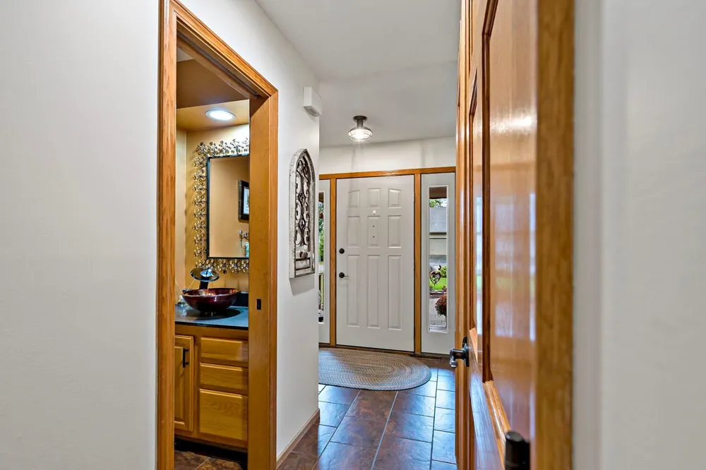 112112 Haering Lane Chaska, MN 55318