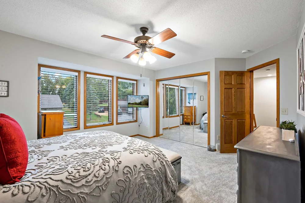 112112 Haering Lane Chaska, MN 55318