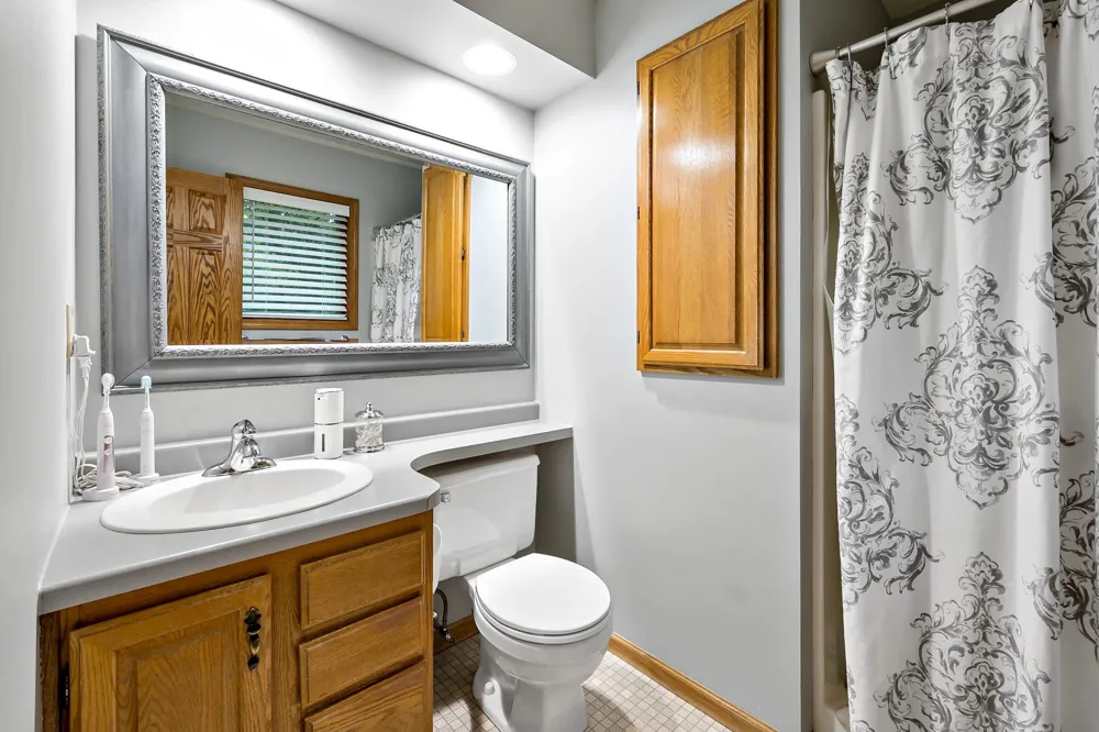 112112 Haering Lane Chaska, MN 55318