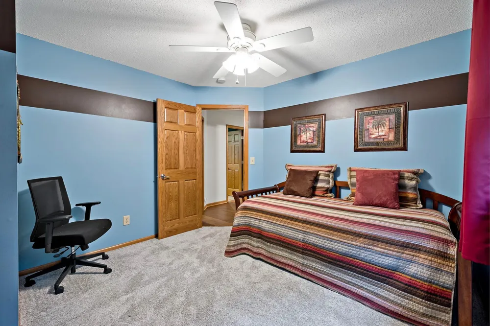 112112 Haering Lane Chaska, MN 55318