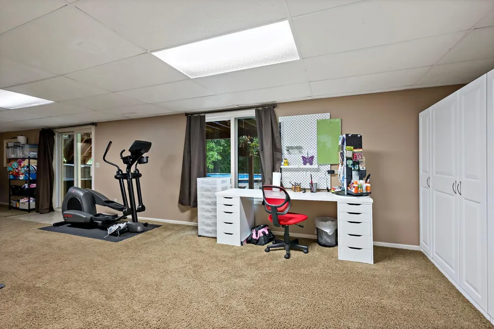 112112 Haering Lane Chaska, MN 55318