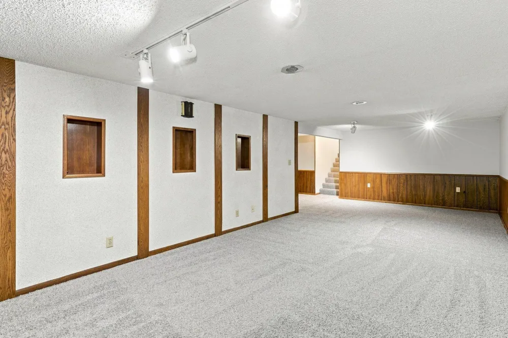 7158 Upper 139th Street W Apple Valley, MN 55124