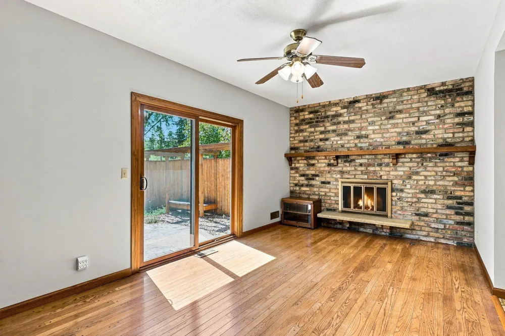 7158 Upper 139th Street W Apple Valley, MN 55124