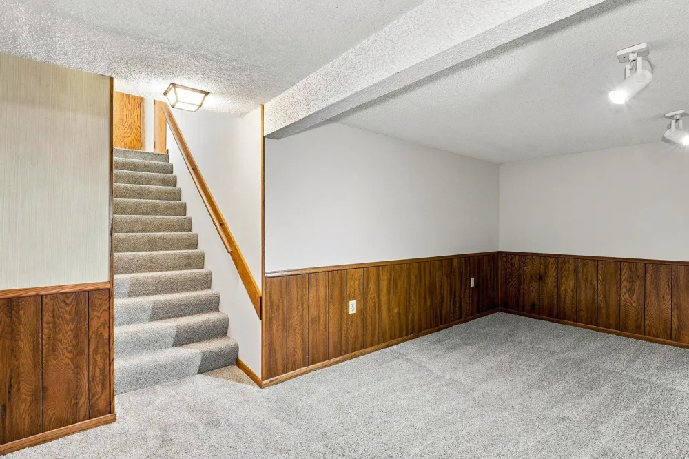7158 Upper 139th Street W Apple Valley, MN 55124