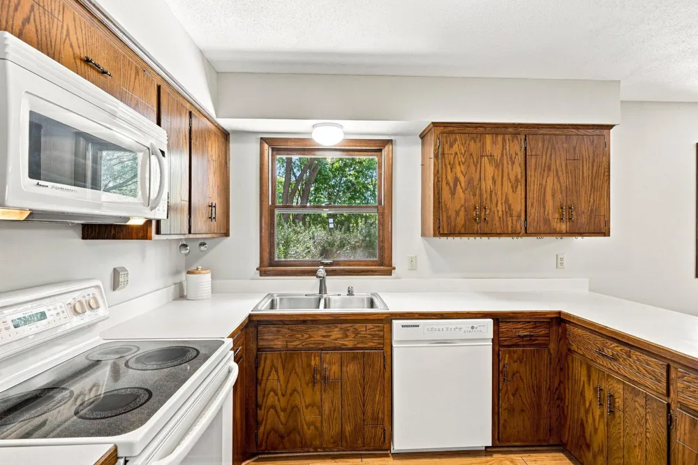 7158 Upper 139th Street W Apple Valley, MN 55124