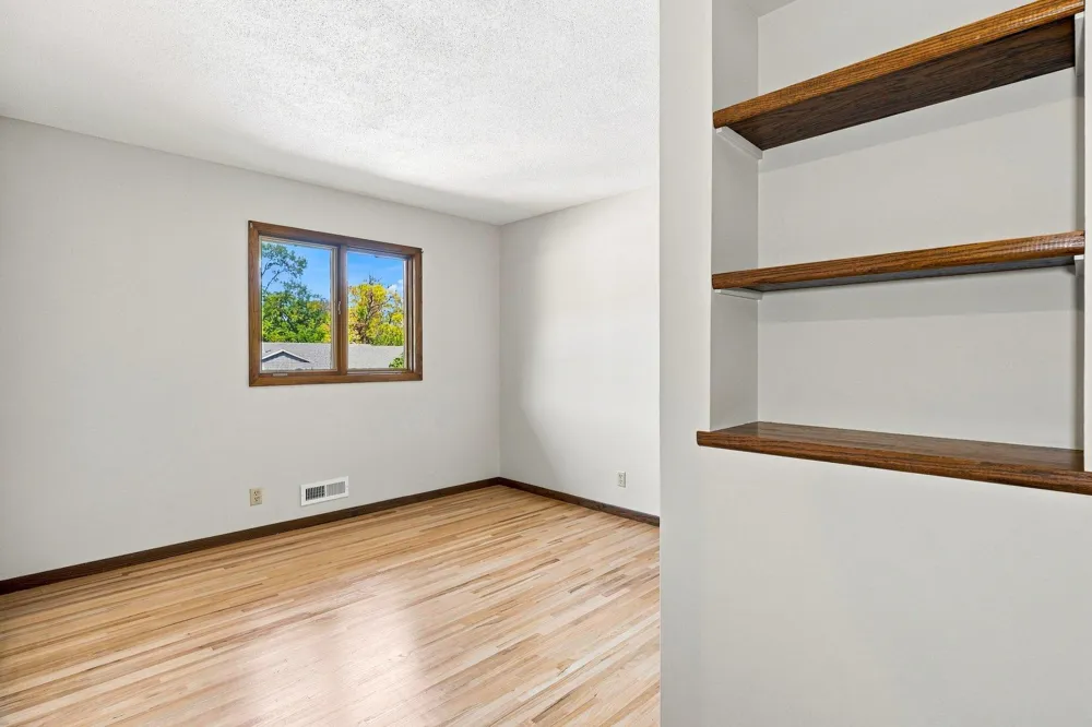 7158 Upper 139th Street W Apple Valley, MN 55124