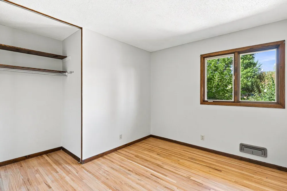 7158 Upper 139th Street W Apple Valley, MN 55124