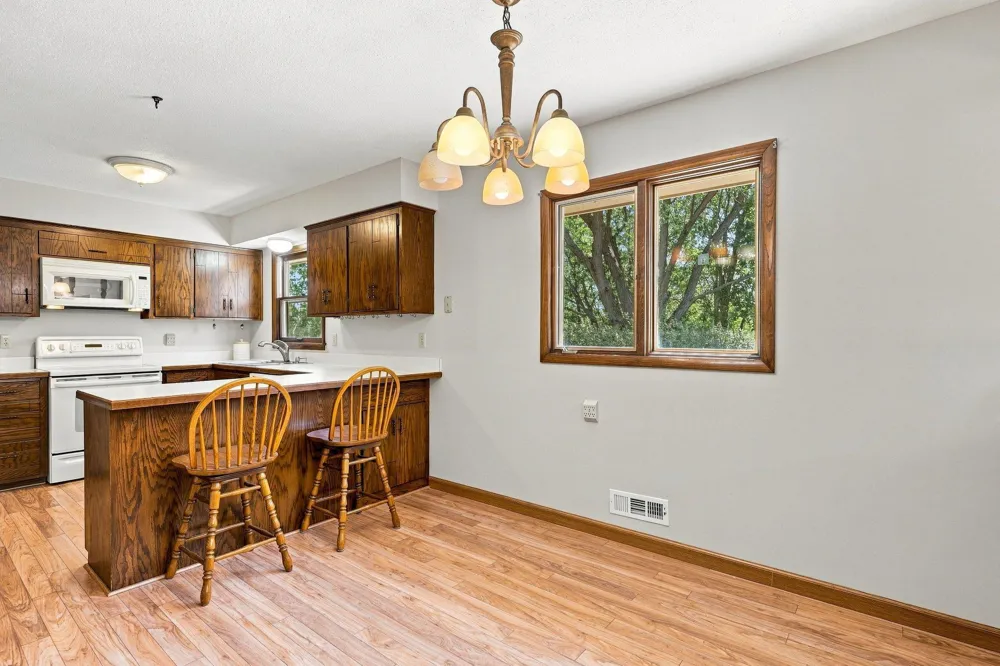 7158 Upper 139th Street W Apple Valley, MN 55124