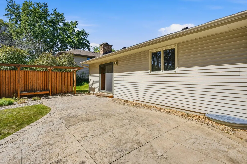 7158 Upper 139th Street W Apple Valley, MN 55124