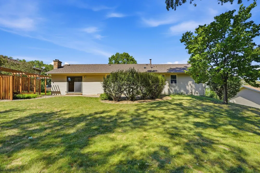 7158 Upper 139th Street W Apple Valley, MN 55124
