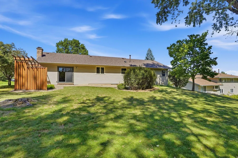 7158 Upper 139th Street W Apple Valley, MN 55124