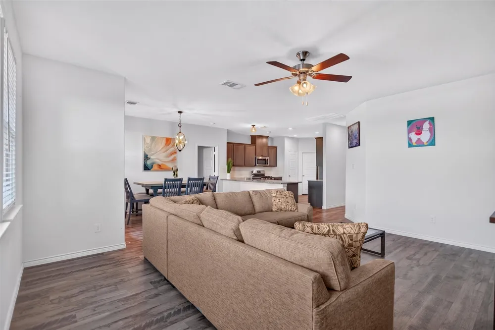928 Slate Lane Celina, TX 75009
