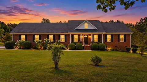 2572 Kingston Highway
