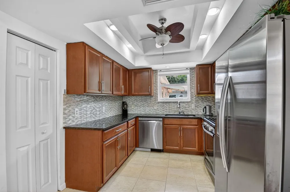 328 Monroe Drive West Palm Beach, FL 33405