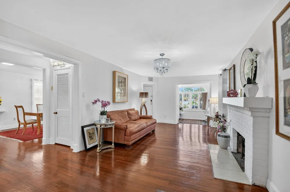 328 Monroe Drive West Palm Beach, FL 33405