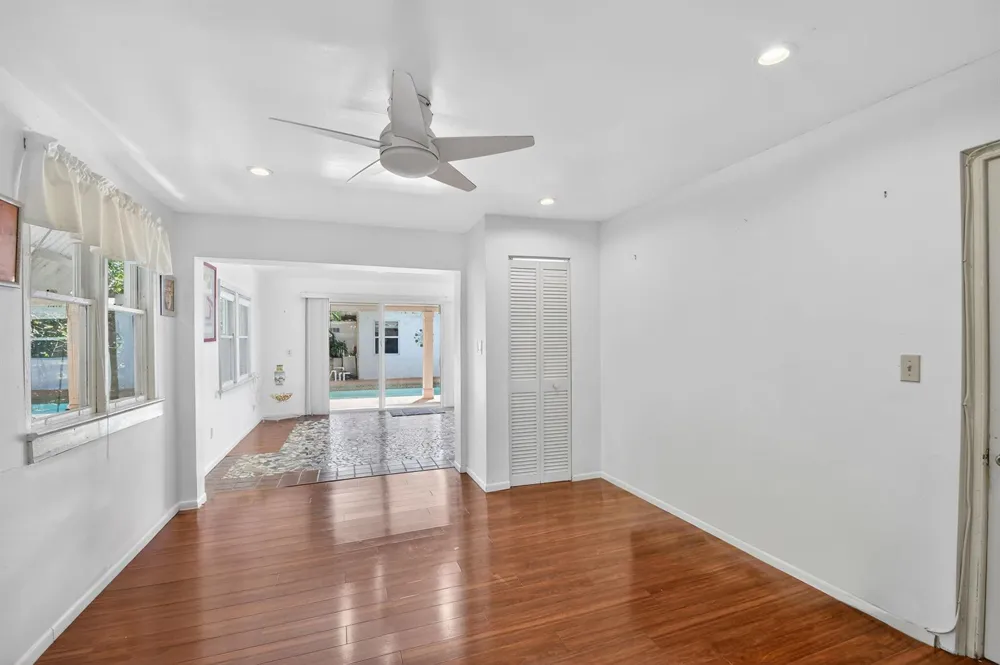 328 Monroe Drive West Palm Beach, FL 33405