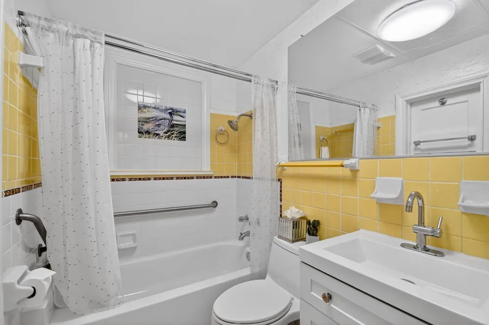 328 Monroe Drive West Palm Beach, FL 33405