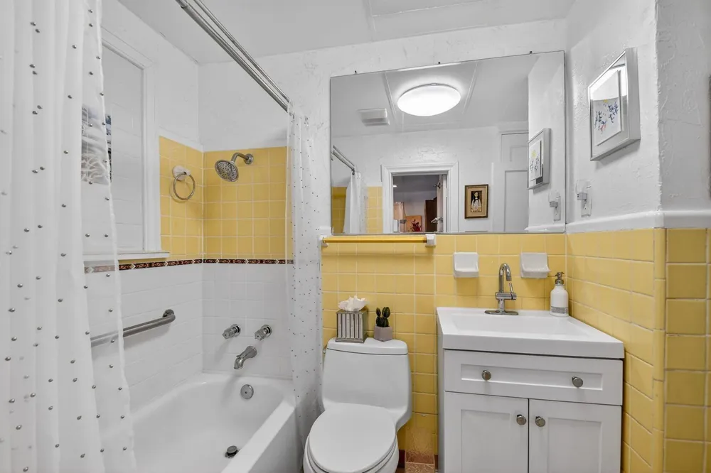 328 Monroe Drive West Palm Beach, FL 33405