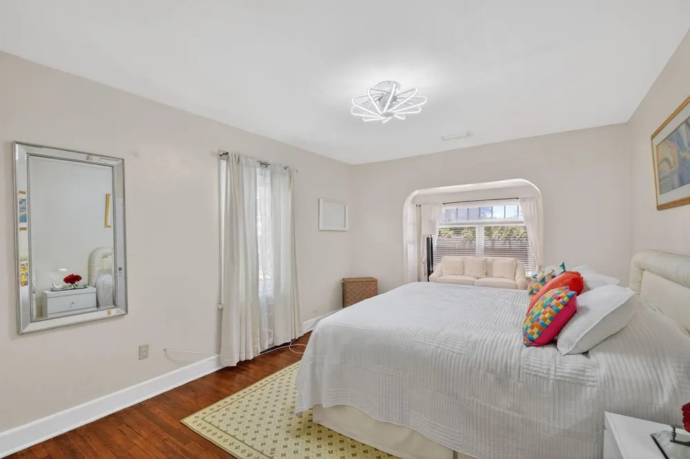 328 Monroe Drive West Palm Beach, FL 33405