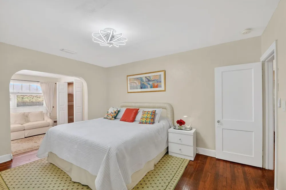 328 Monroe Drive West Palm Beach, FL 33405