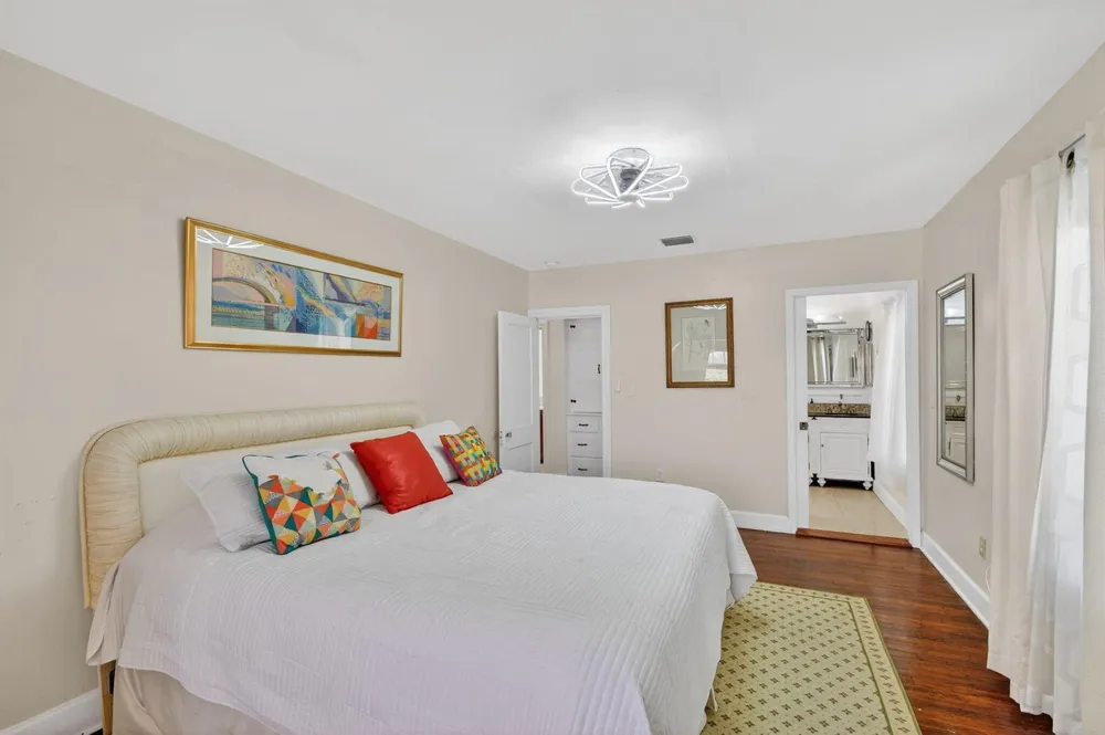 328 Monroe Drive West Palm Beach, FL 33405
