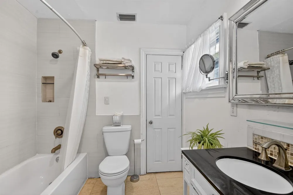 328 Monroe Drive West Palm Beach, FL 33405