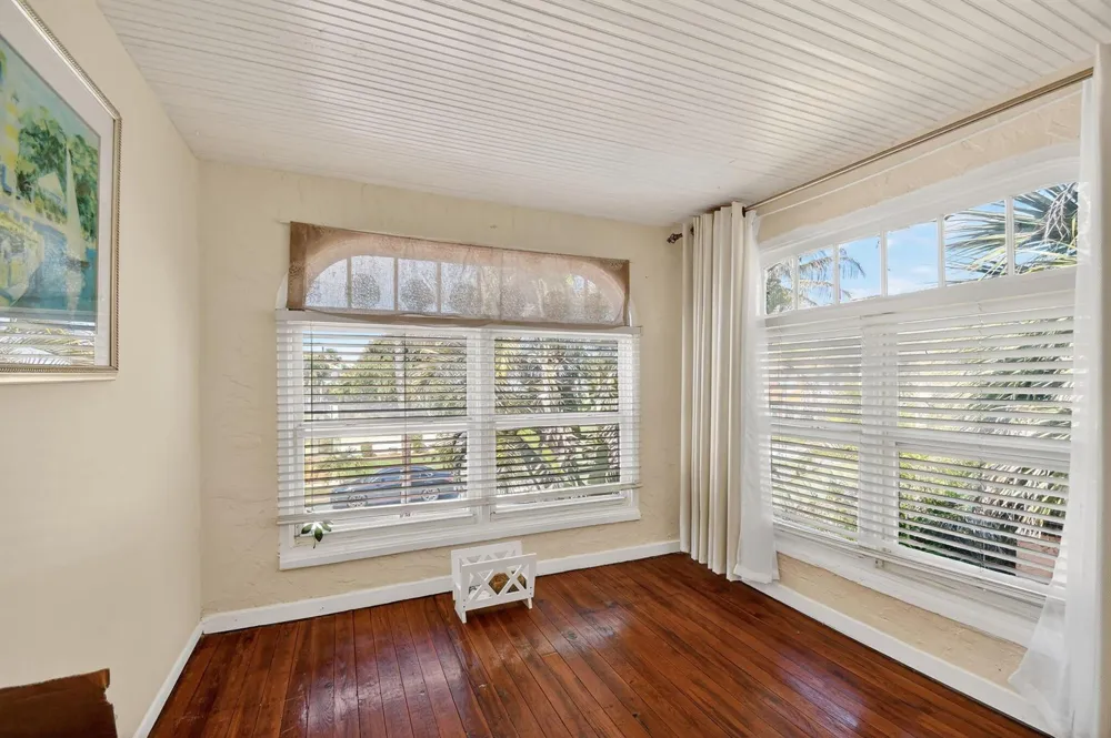 328 Monroe Drive West Palm Beach, FL 33405