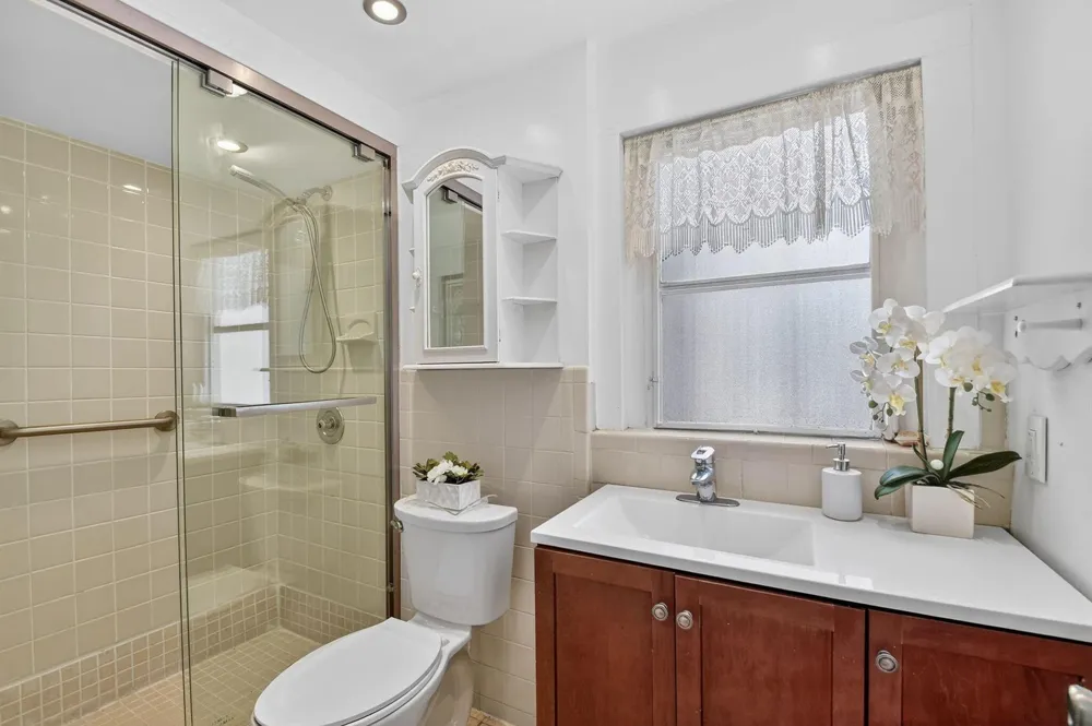 328 Monroe Drive West Palm Beach, FL 33405