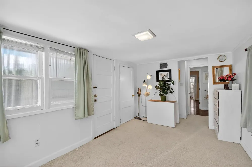 328 Monroe Drive West Palm Beach, FL 33405