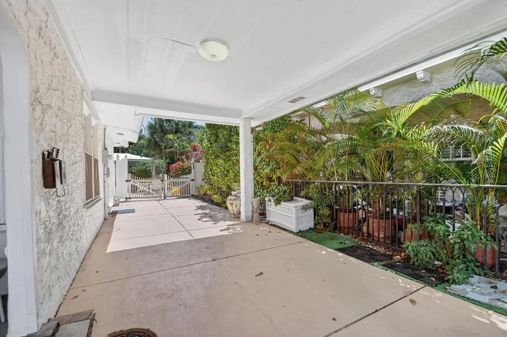 328 Monroe Drive West Palm Beach, FL 33405