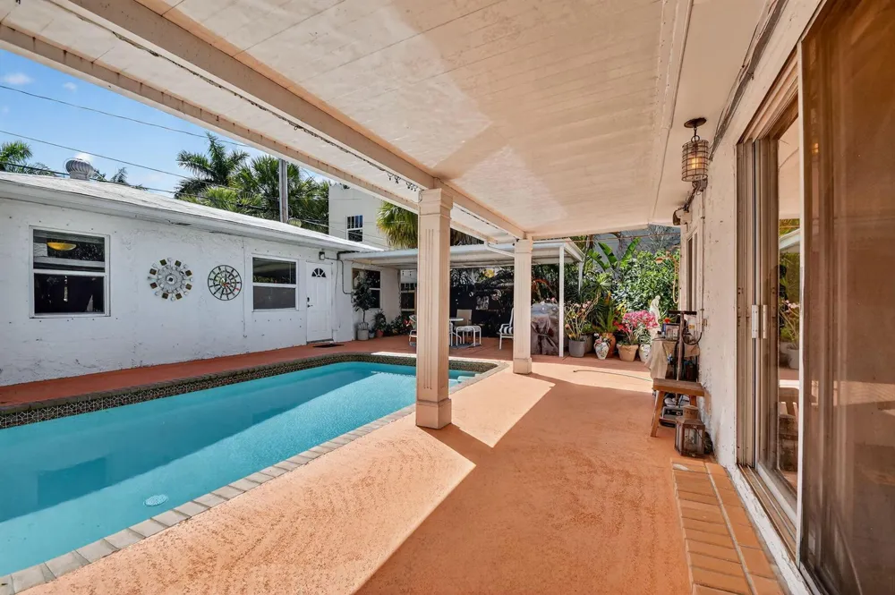 328 Monroe Drive West Palm Beach, FL 33405