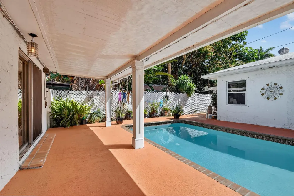 328 Monroe Drive West Palm Beach, FL 33405
