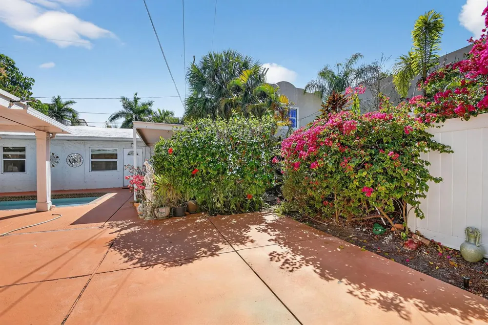 328 Monroe Drive West Palm Beach, FL 33405