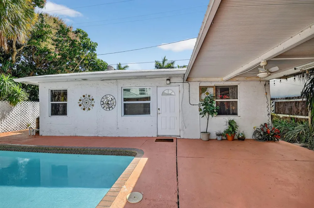 328 Monroe Drive West Palm Beach, FL 33405
