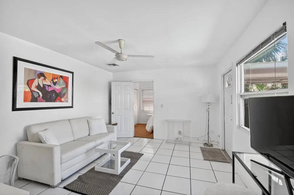 328 Monroe Drive West Palm Beach, FL 33405