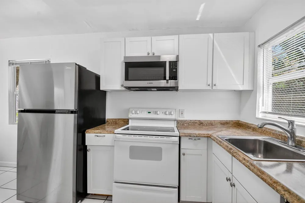 328 Monroe Drive West Palm Beach, FL 33405
