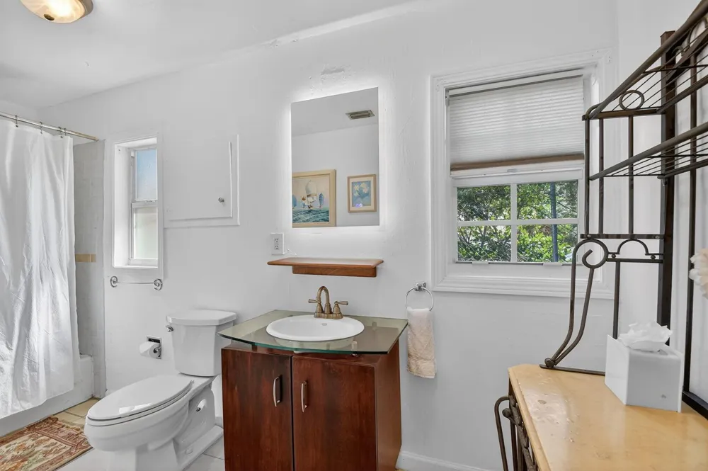 328 Monroe Drive West Palm Beach, FL 33405
