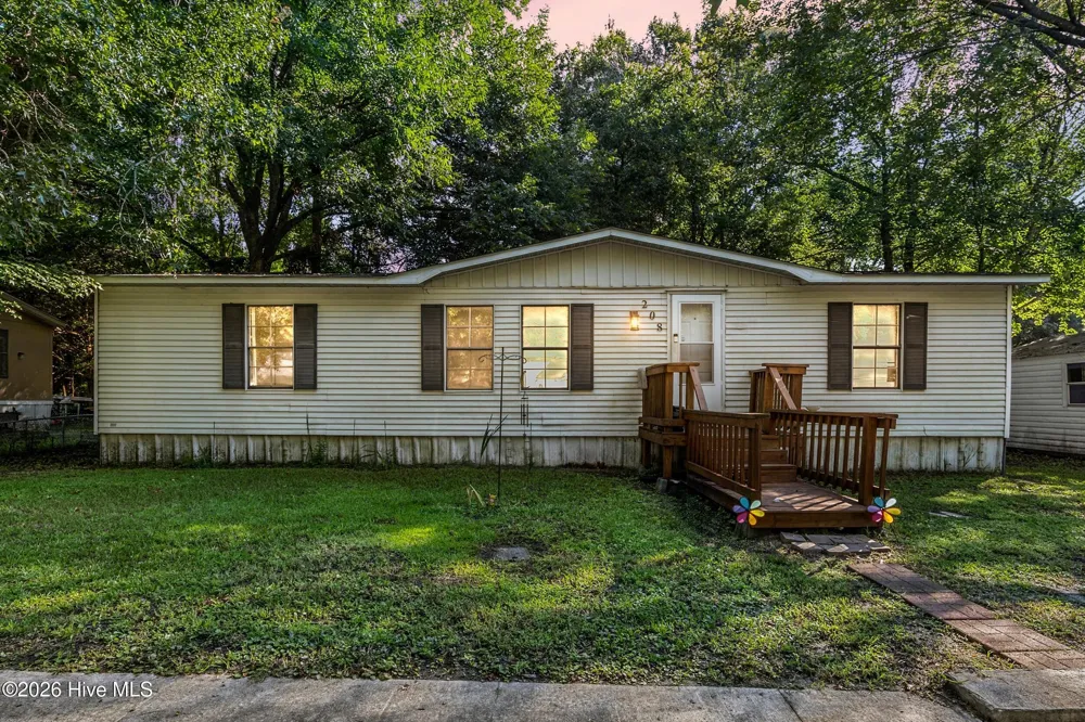 208 Early Drive Jacksonville, NC 28540
