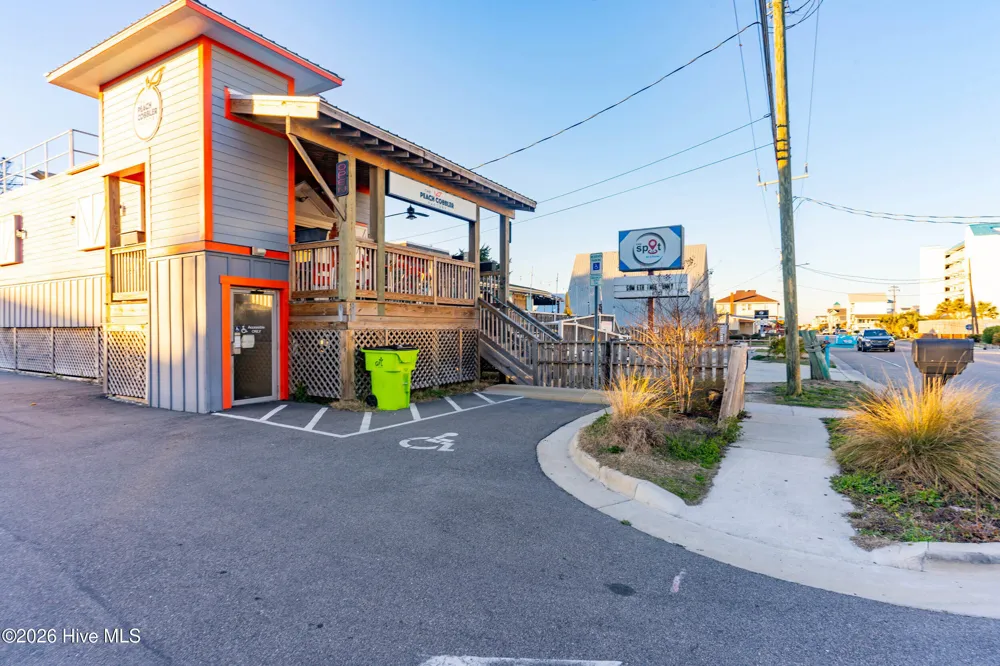 709 Canal Drive #Apt 3b Carolina Beach, NC 28428