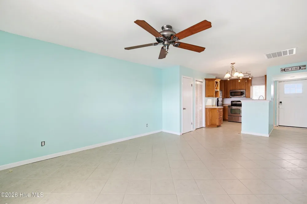 709 Canal Drive #Apt 3b Carolina Beach, NC 28428