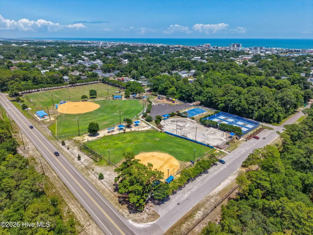 709 Canal Drive #Apt 3b Carolina Beach, NC 28428