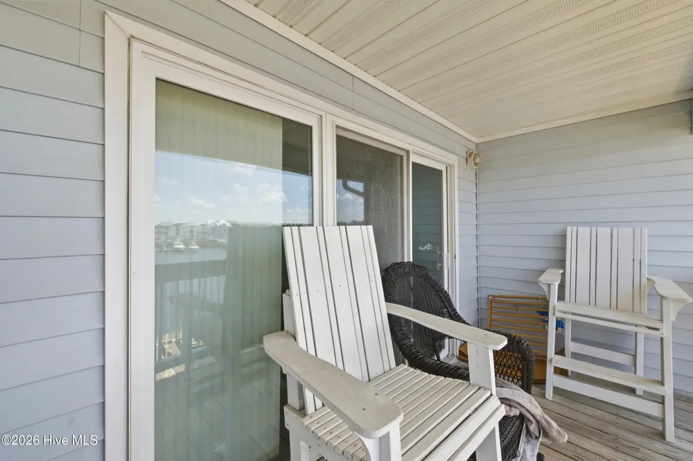 709 Canal Drive #Apt 3b Carolina Beach, NC 28428