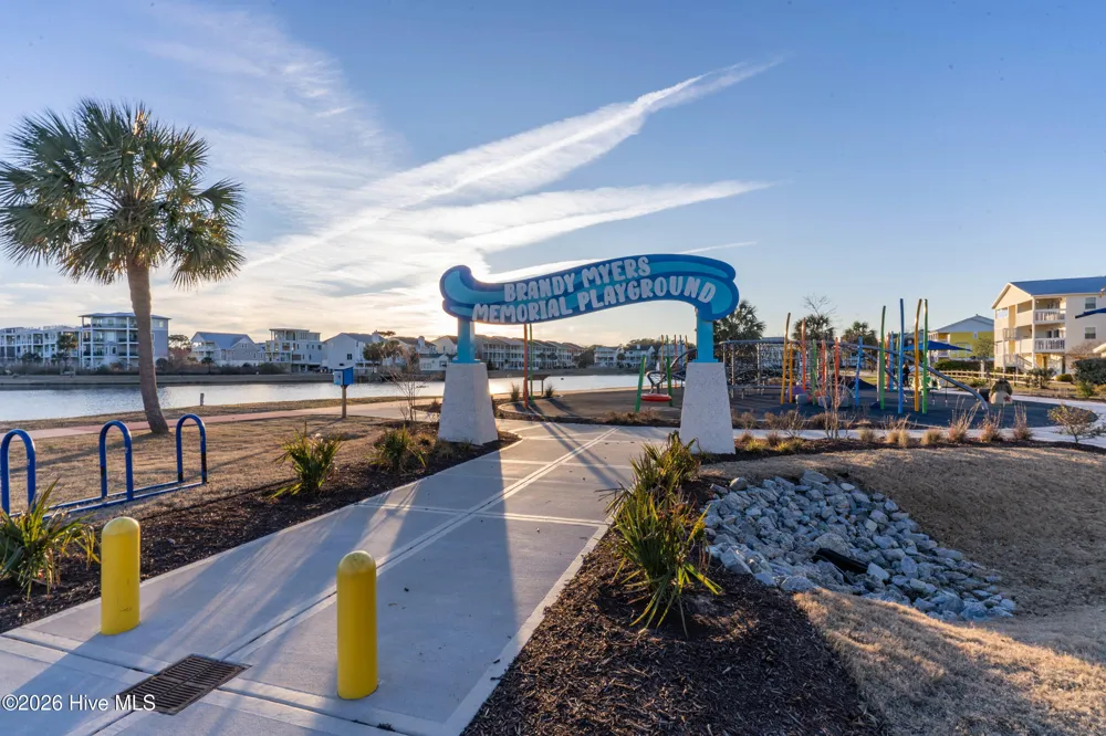 709 Canal Drive #Apt 3b Carolina Beach, NC 28428