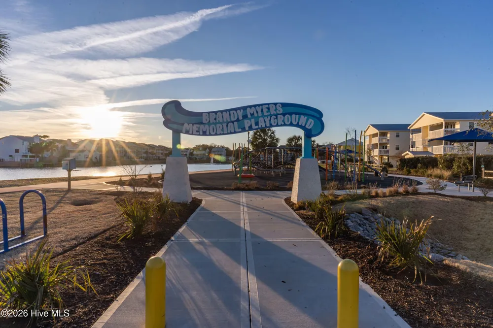 709 Canal Drive #Apt 3b Carolina Beach, NC 28428