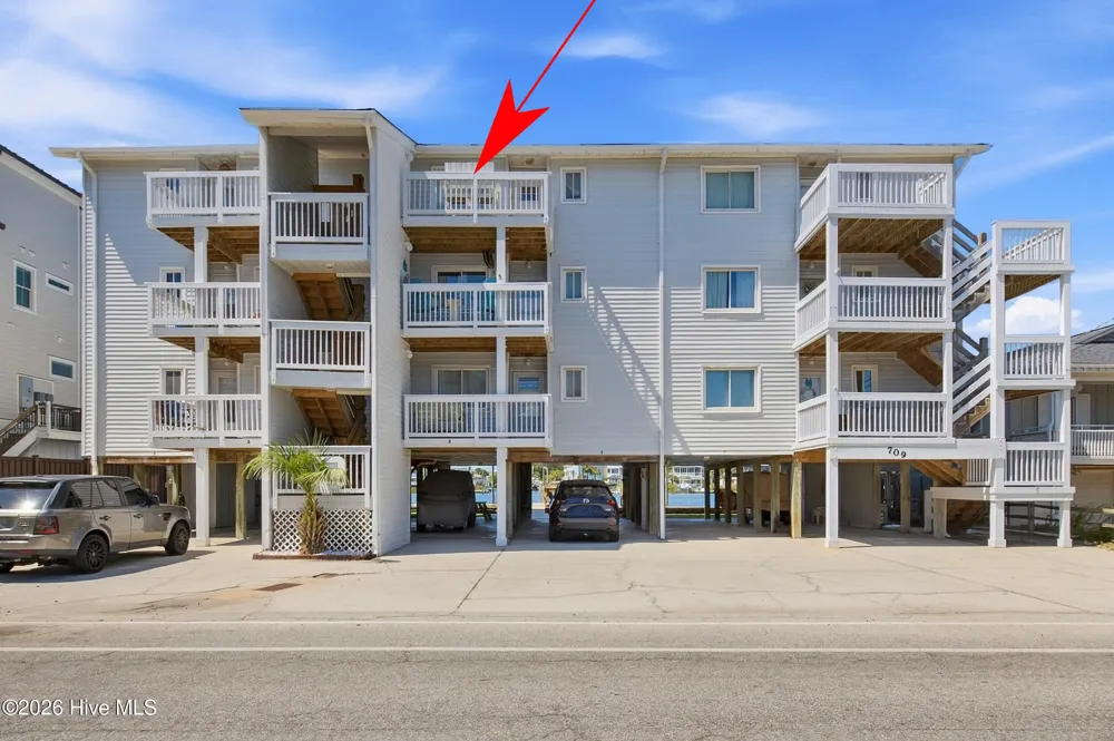 709 Canal Drive #Apt 3b Carolina Beach, NC 28428